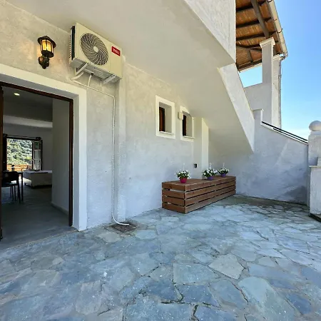 Barbara House Doukádes